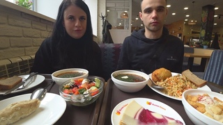МУКБАНГ С ВАРЕЙ В КАФЕ / БОРЩ / КОТЛЕТА ПО КИЕВСКИ / ПЛОВ / САЛАТ / EATING Mukbang ASMR АСМР