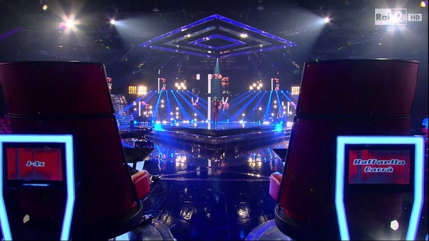 Tommaso Pini canta il suo inedito La perfezione non