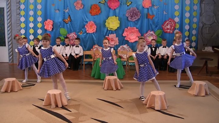 Танец с мамами на 8