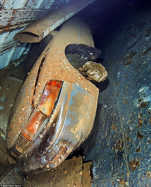 Лихой паромщик. Красное море (Египет), 15 декабря 1991 года. Если вы бывали в Египте, то знаете, что ПДД на улицах крупных туристических муравейников всего лишь условность. На море творится