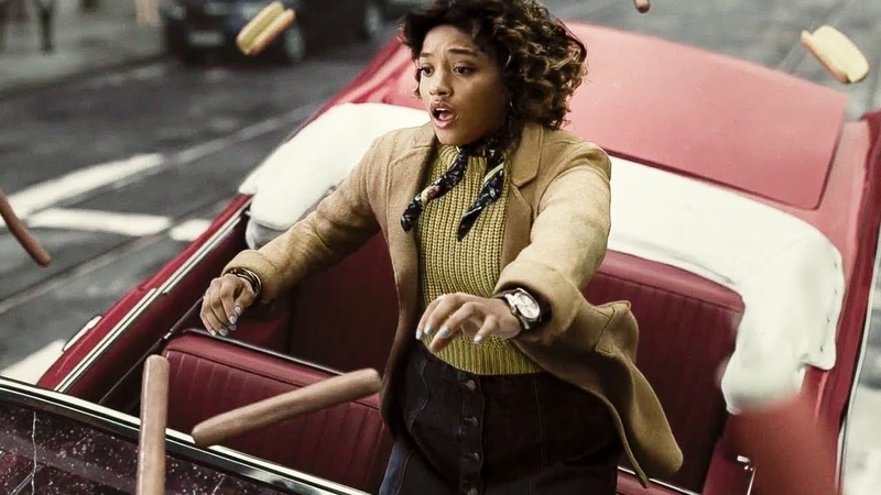 Zack Snyders Justice League 2021 Flash saves Iris from a car