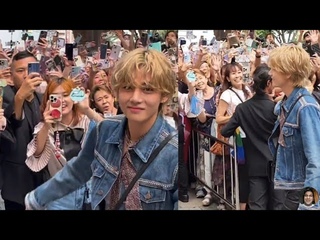BTS V / Taehyung Happy to See ARMYs at Celine Store in Japan