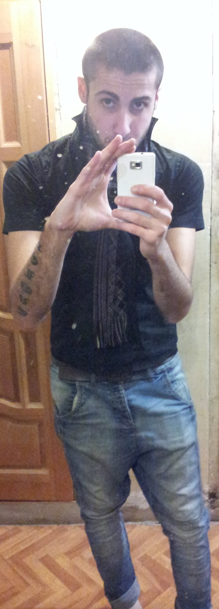 Эмилио Галстян всё ровно) | Москва