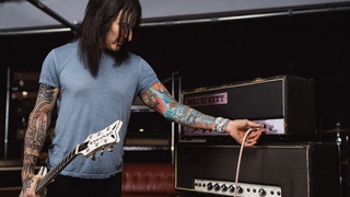 Uncover the Secrets of Guns N’ Roses’ Richard Fortus’ Favorite Vintage Amps! - YouTube