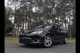 2017 Chrysler Pacifica - Family Review with Auto Critic Steve Hammes