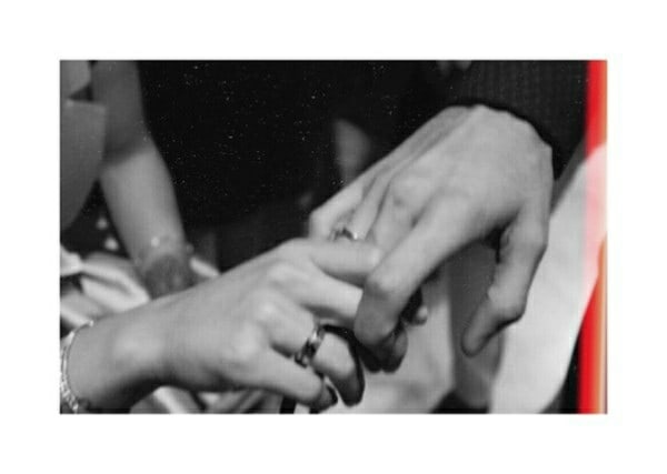 я безумно хочу с тобой поговорить. и прямо сейчас....