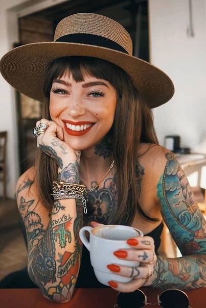 Heiße tattoos für frauen
