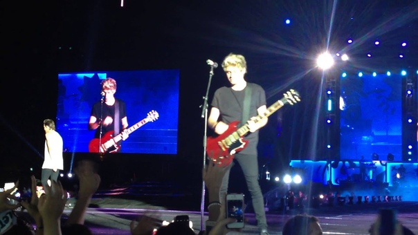 LITTLE BLACK DRESS ONE DIRECTION ( ON THE ROAD AGAIN TOUR MANILA, 03 22