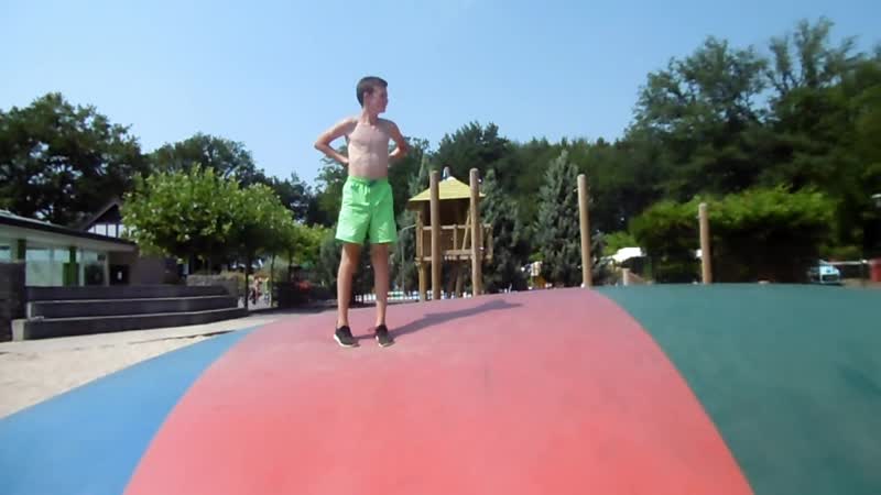 Flips doen op het luchtkussen Random LR vlog