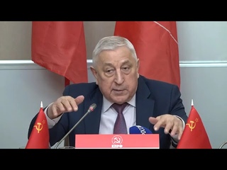 Николай Харитонов представляет программу КПРФ на Социальном форуме в Оренбурге ()